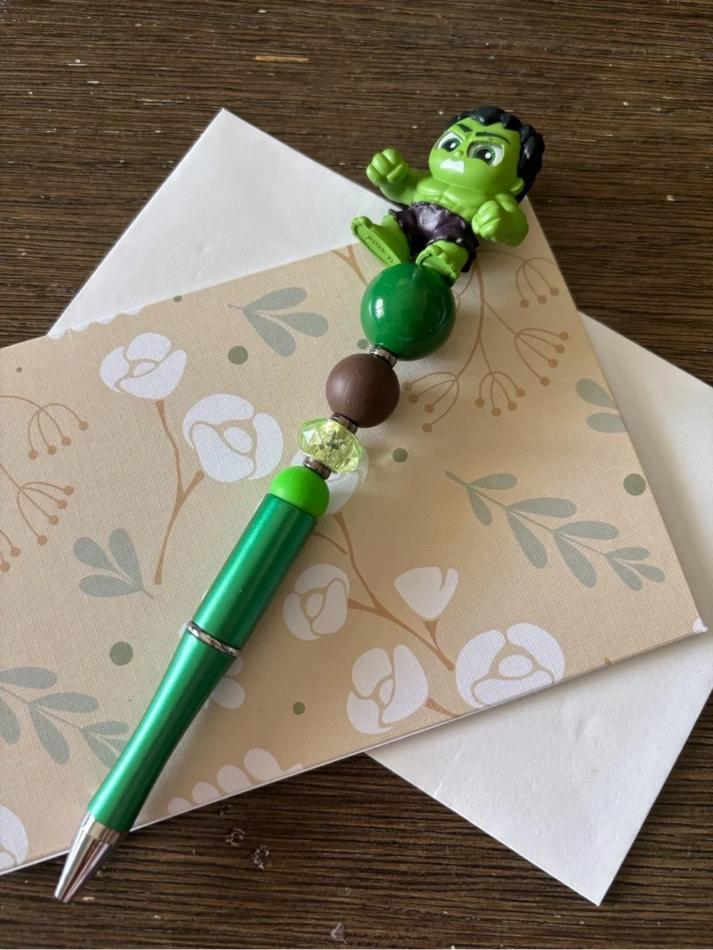 Marvel Doorables: Hulk: Hulk handmade beaded pen